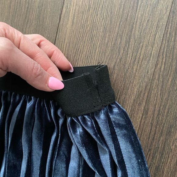 OAK + FORT Blue Velvet Pleated Midi Skirt - Picture 5 of 7